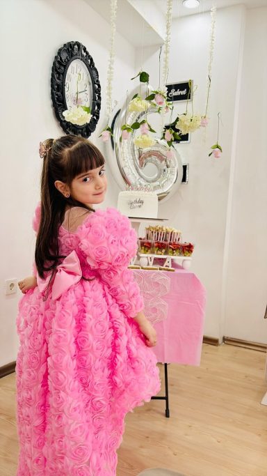 ¡Rosa princesa con flores exuberantes! 🌸👑 Vestido niña rosa flores 3D tutú lazo grande – cumpleaños princesa by Mohini Bebé