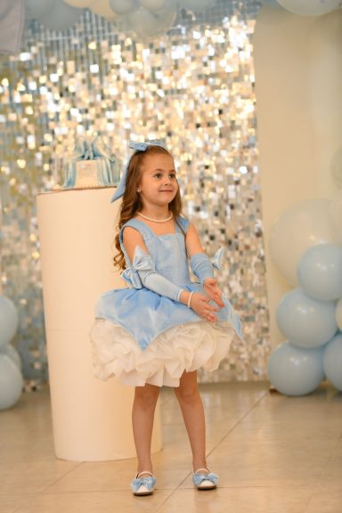 ¡Azul cielo princesa brillante! 💙✨ Vestido niña azul tutú hombros descubiertos brillos – fiesta cumpleaños by Mohini Bebé